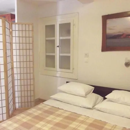 In Einem Traditionellen Steinhaus- In By Interhome